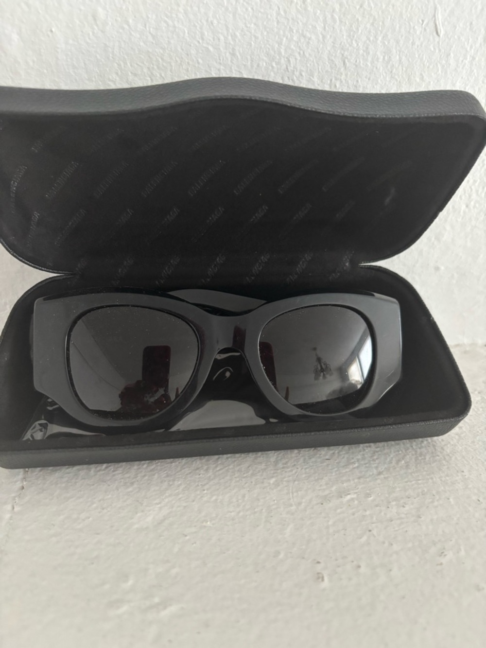 Balenciaga Black Sunglasses with Gold BB Emblems - Picture 2 of 4